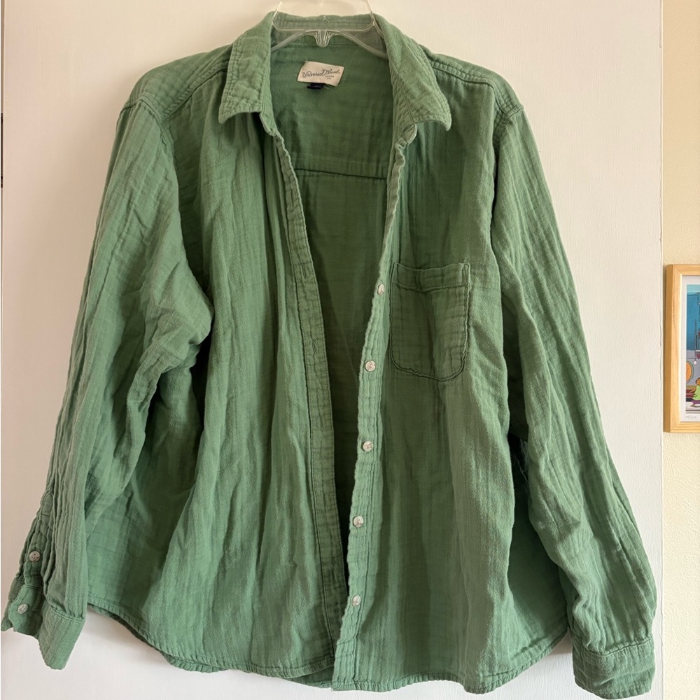 Universal Thread Green Lightweight Shirt